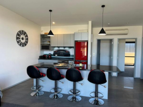 Pit Stop Apartments - 7 Pit Lane